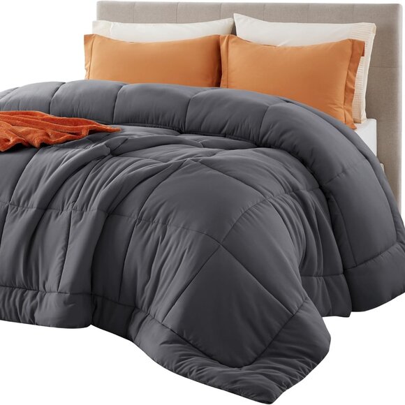 Elegant Quilted Queen Comforter - Breathable Down Alternative Duvet Insert 88x88 - Picture 1 of 9